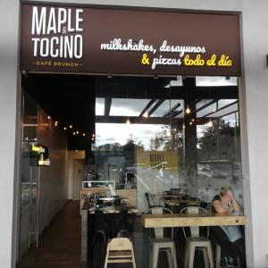 Maple y Tocino