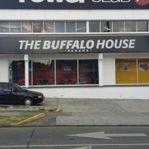 The Buffalo House (Brisas del Golf )